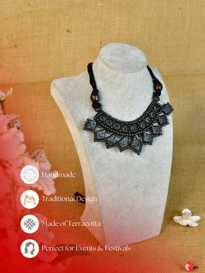 Mayii Handcrafted Terracotta Choker: Kite Pattern Design