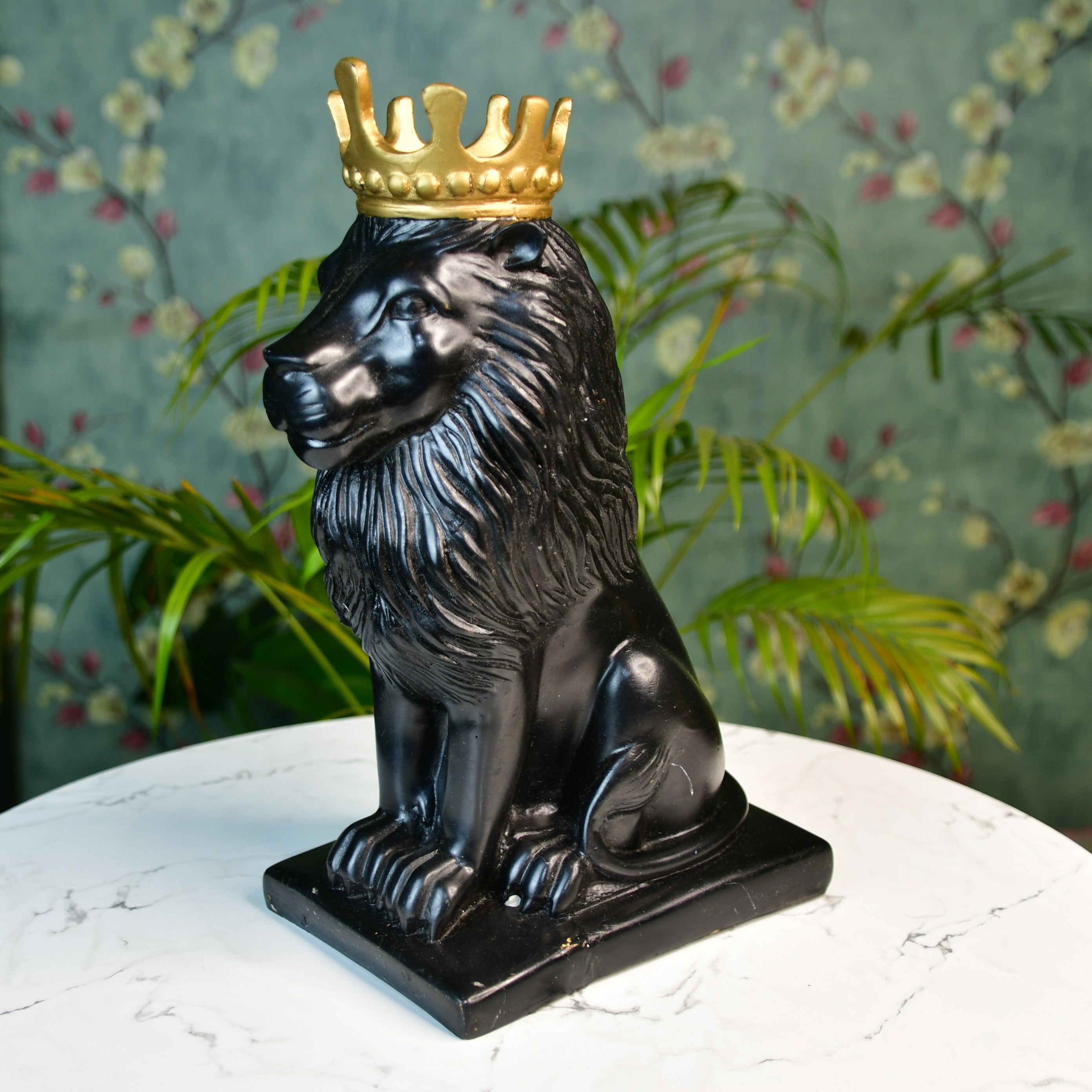 Mayii Black Lion Showpiece