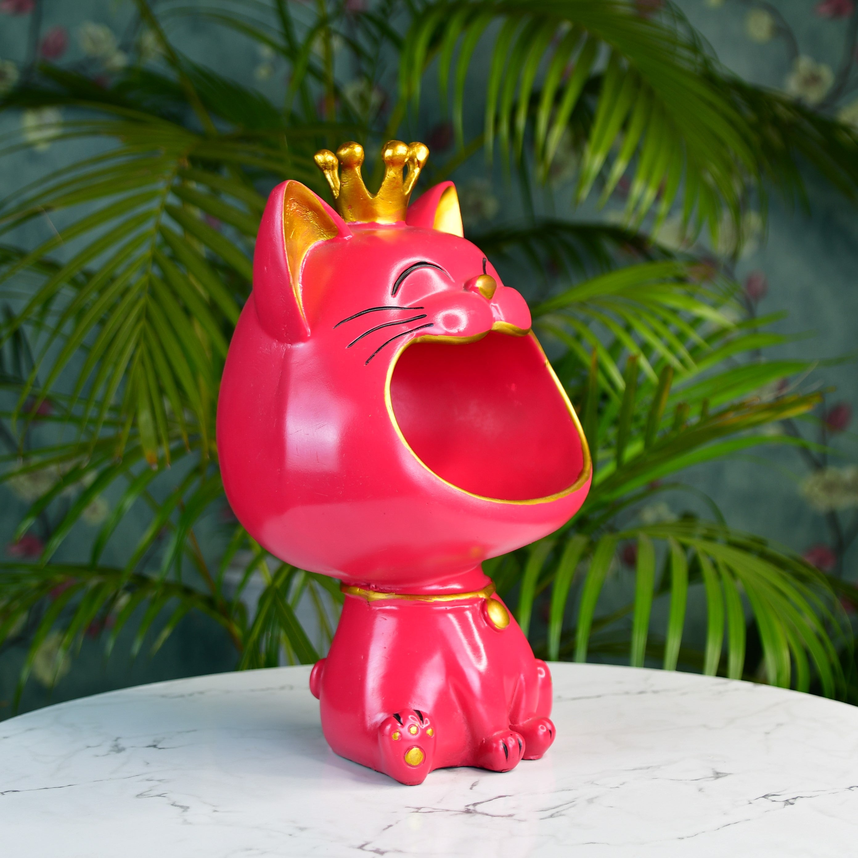 Mayii Moulded Resin Cat Holder