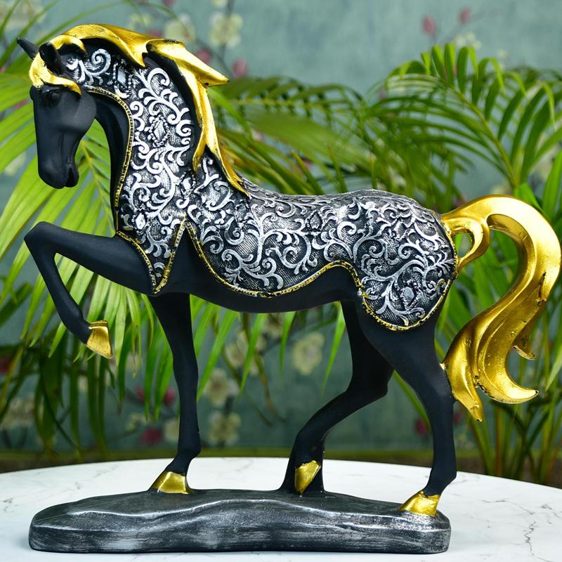 Mayii Resin Stallion Showpiece