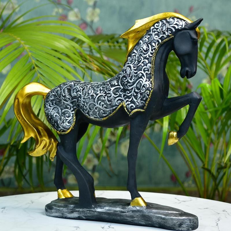 Mayii Resin Stallion Showpiece