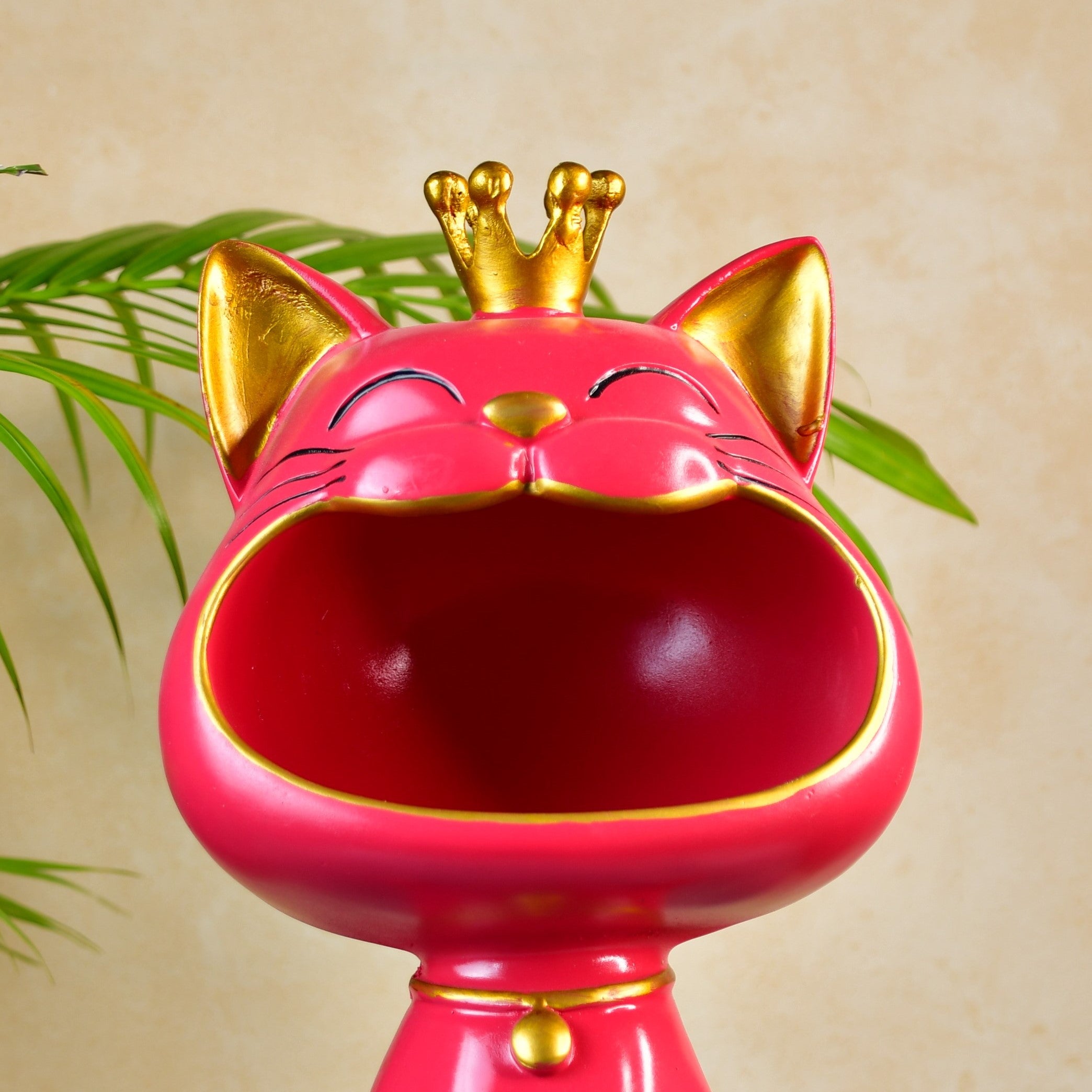 Mayii Moulded Resin Cat Holder