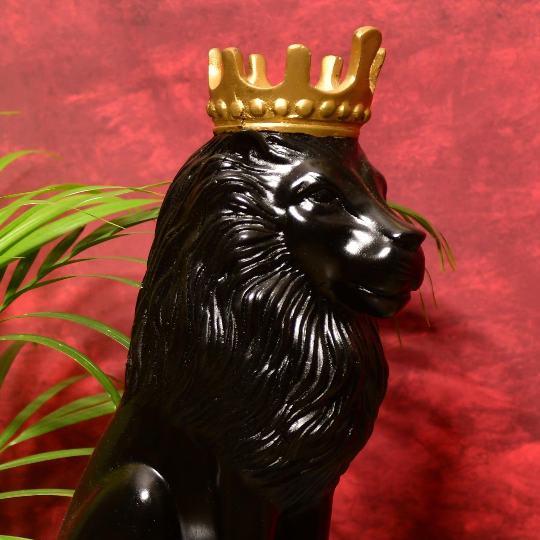 Mayii Black Lion Showpiece