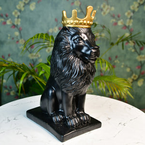 MAYII luxury lion showpiece decor in black with a gold crown on a white marble table