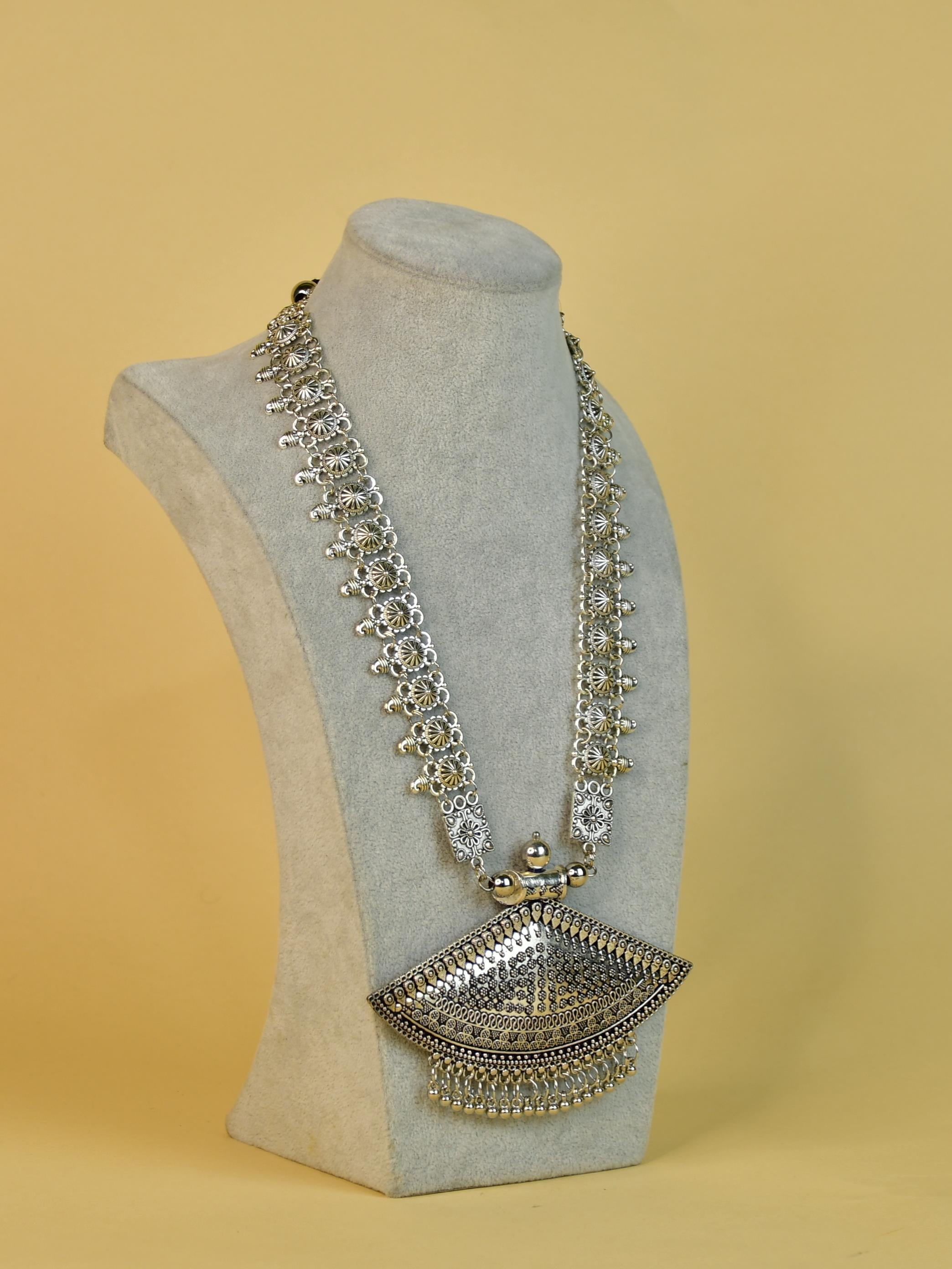 Mayii German Silver Necklace: Triangular Flower Design - Mayii - Mayii