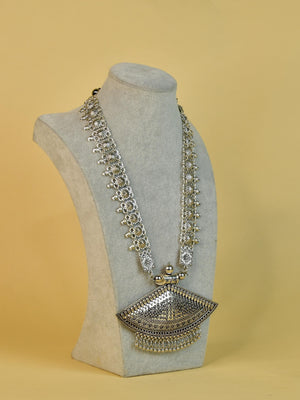 Mayii German Silver Necklace: Triangular Flower Design - Mayii - Mayii
