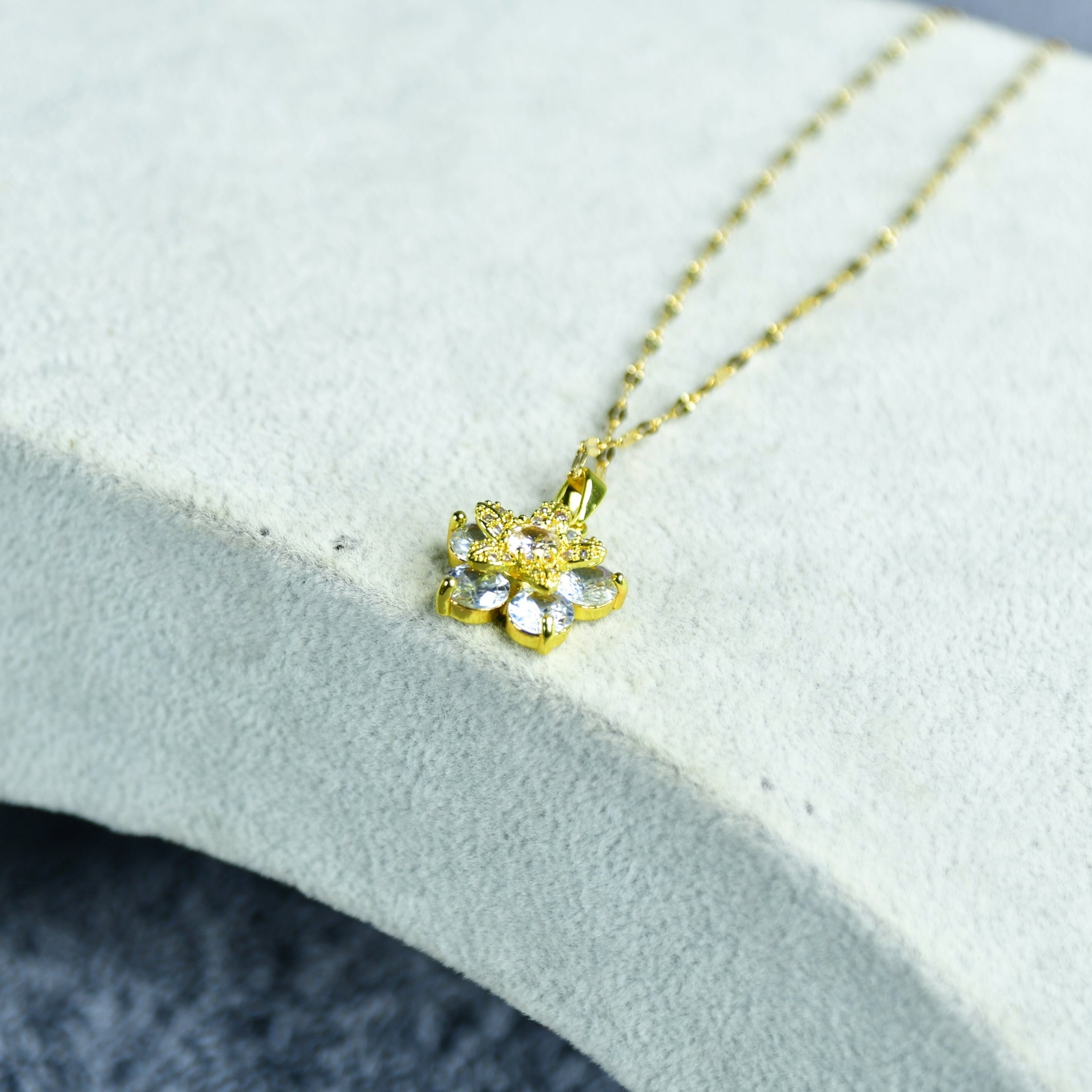 MAYII Gold Crystal Flower Necklace - Gold - Stainless Steel - One Size - Mayii - Mayii