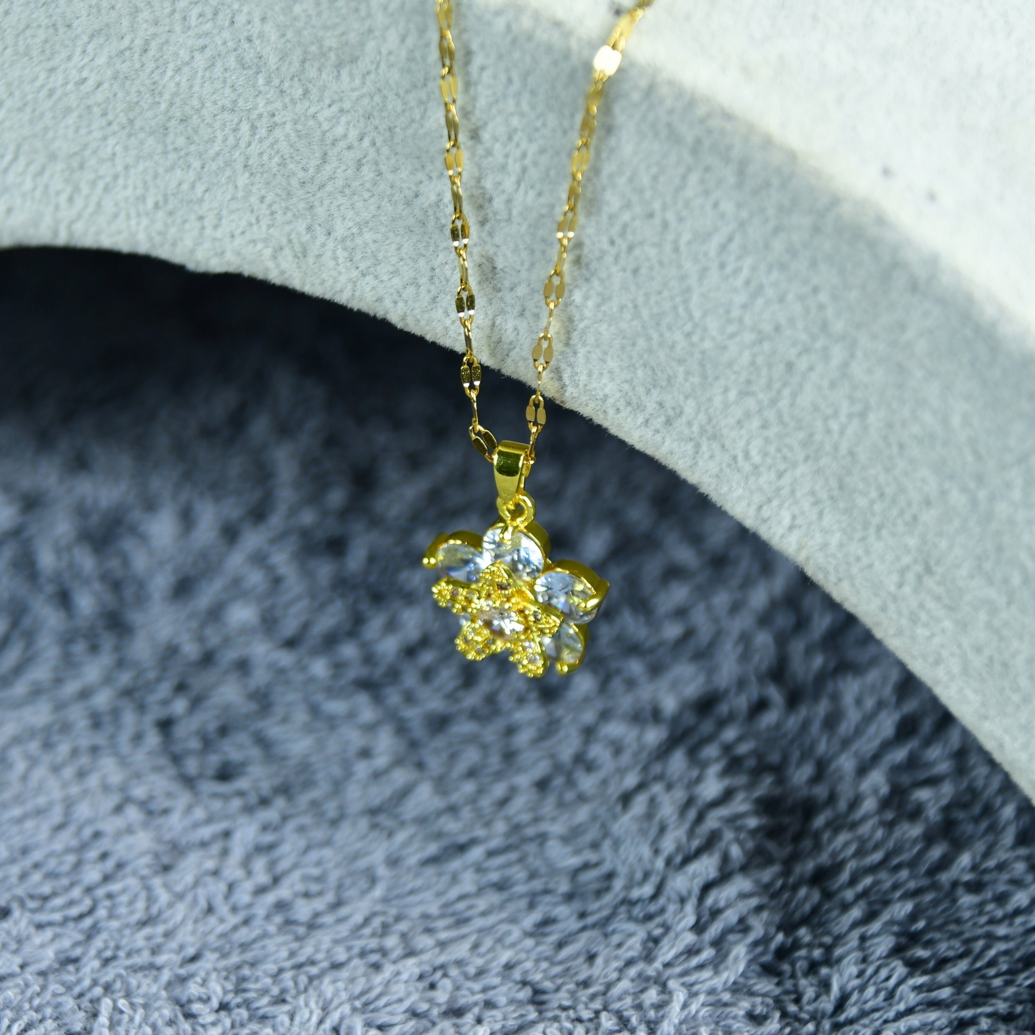 MAYII Gold Crystal Flower Necklace - Gold - Stainless Steel - One Size - Mayii - Mayii