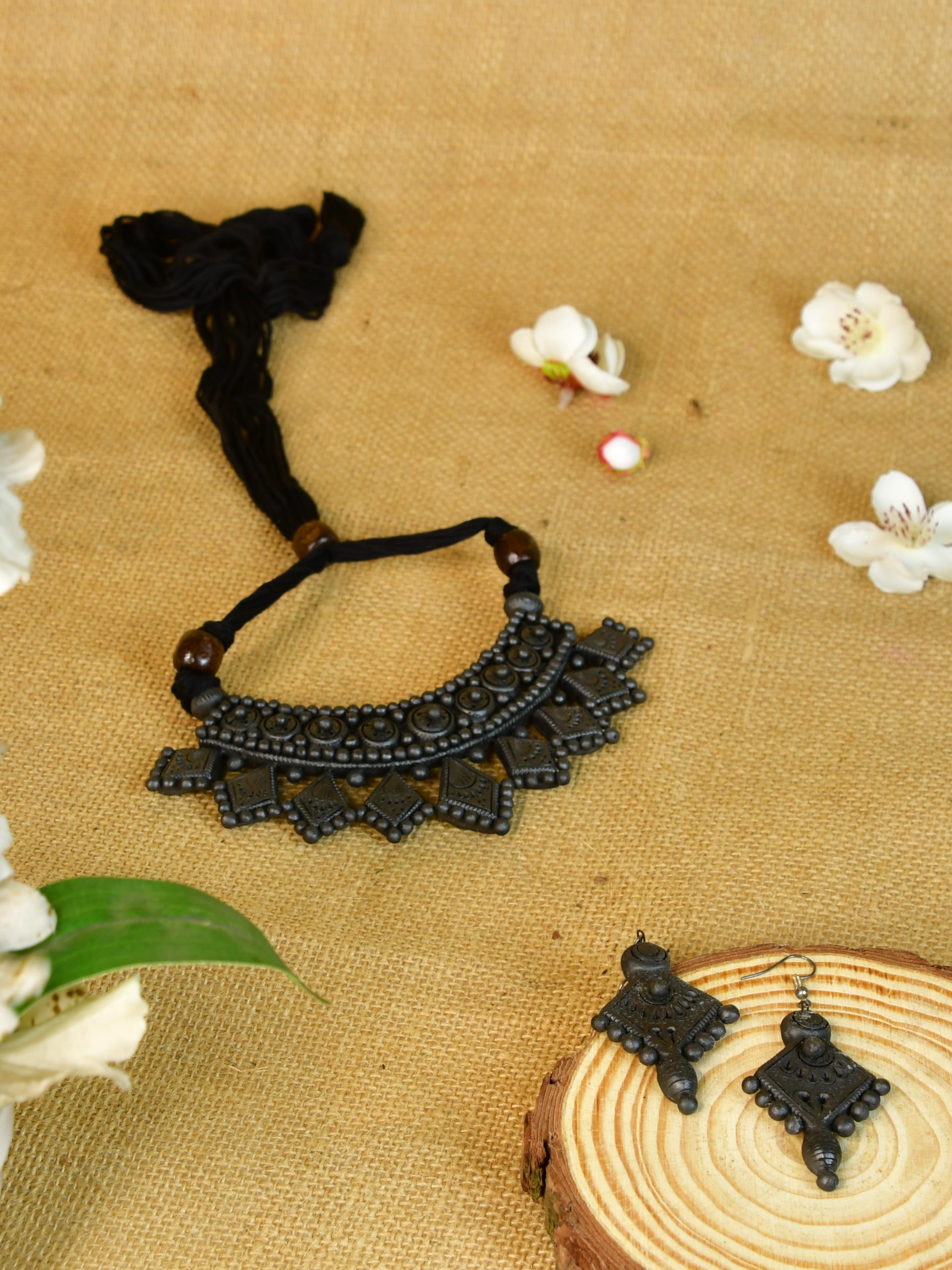 Mayii Handcrafted Terracotta Choker: Kite Pattern Design - Mayii - Mayii