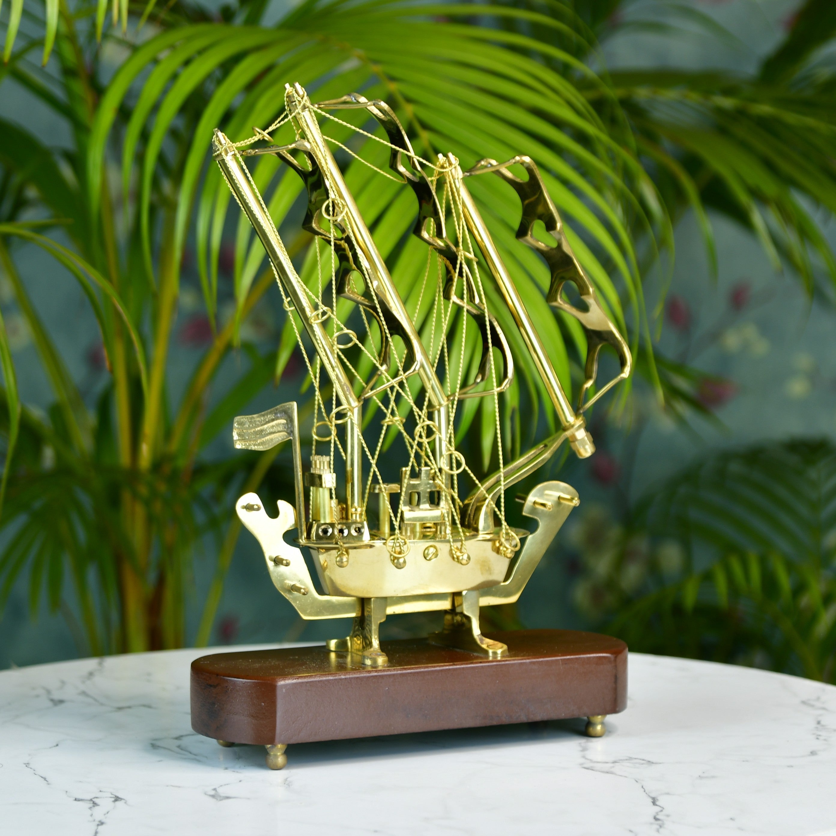 MAYII nautical brass ship sculpture tabletop decor with detailed sails and wooden base