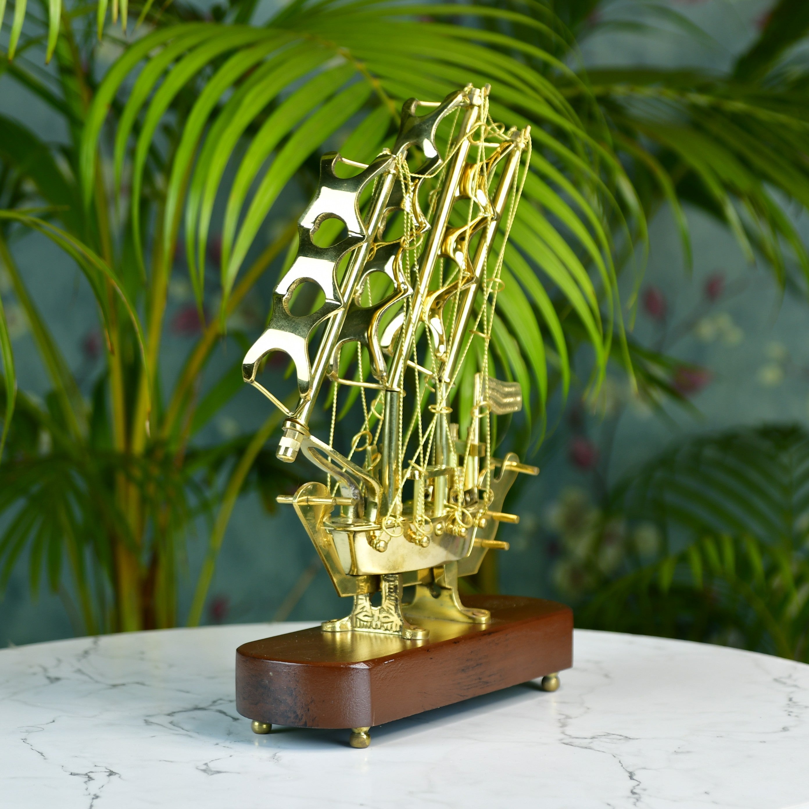 MAYII nautical brass ship sculpture tabletop decor with wooden base and detailed sails